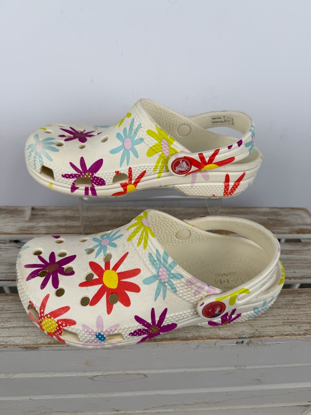 Crocs Kids floral Classic Crafted Daisy Clogs in the color Chalk size C13 - Picture 3 of 13